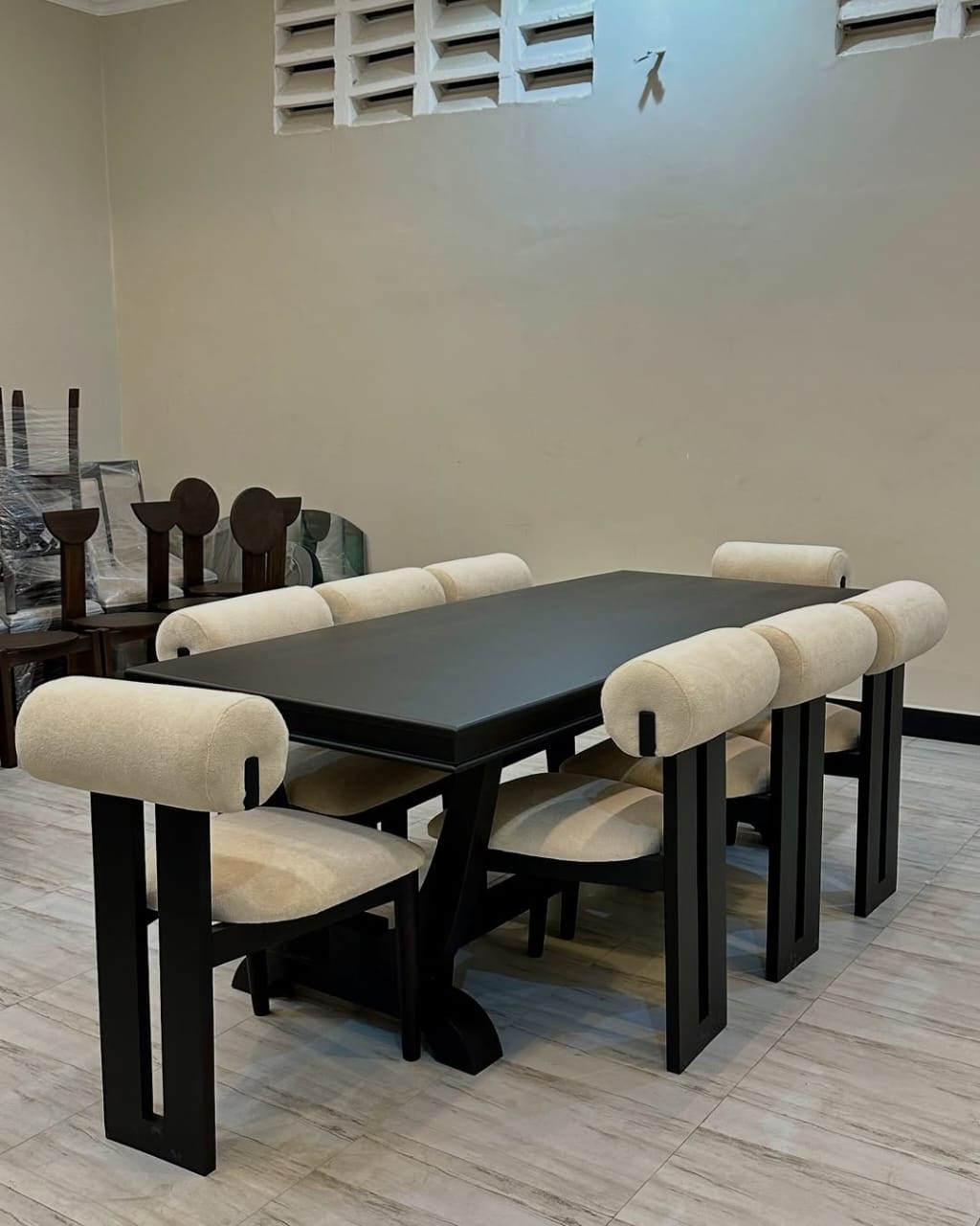 Contemporary Oval Dining Suite